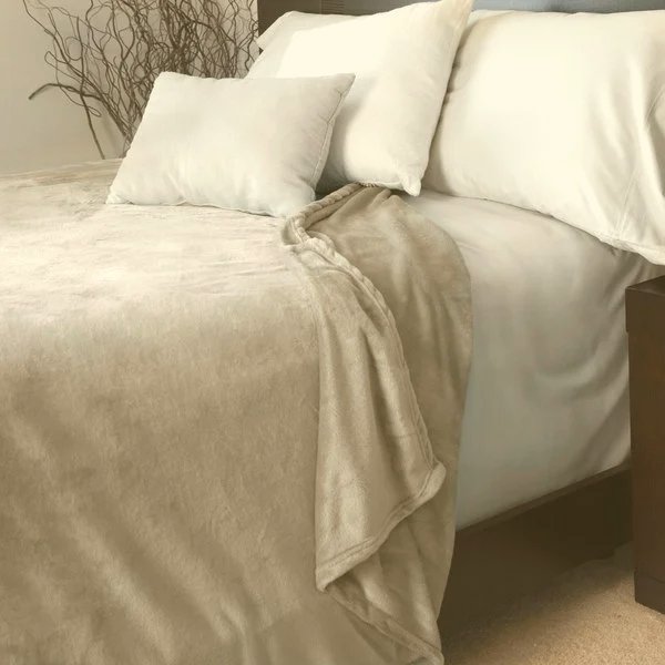 Golden Microfiber Plush Blanket - THE LINEN COMPANY